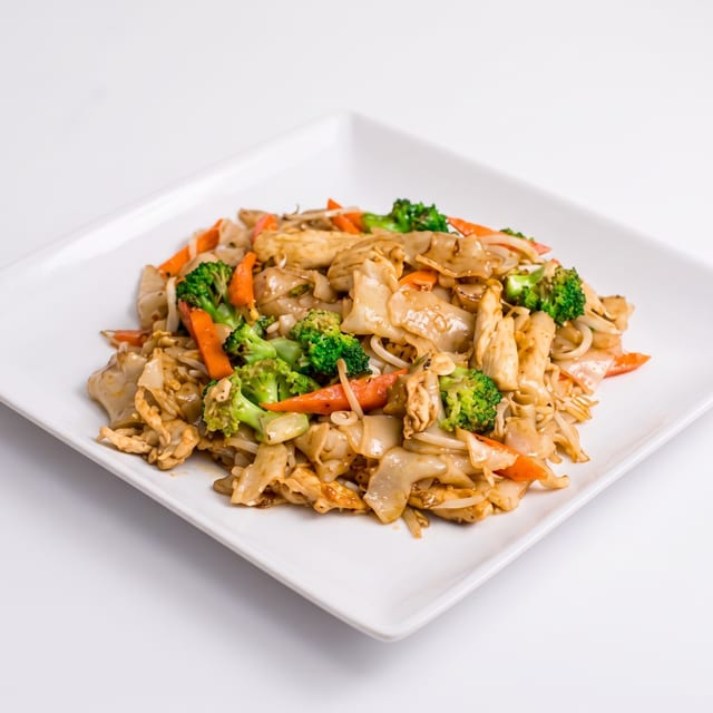 Pad Se-Ew Noodles ผัดซีอิ๊ว.